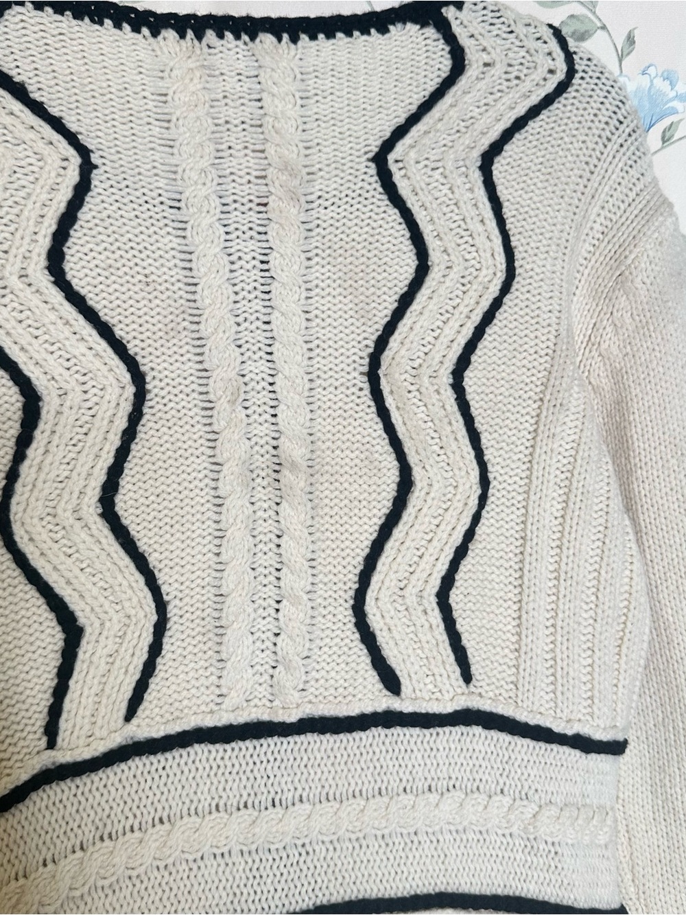 VALENTINO | Authenticated R.E.D.Valentino |Cream Knit Bow-Tie Cardigan | Size 42 - Picture 9 of 11